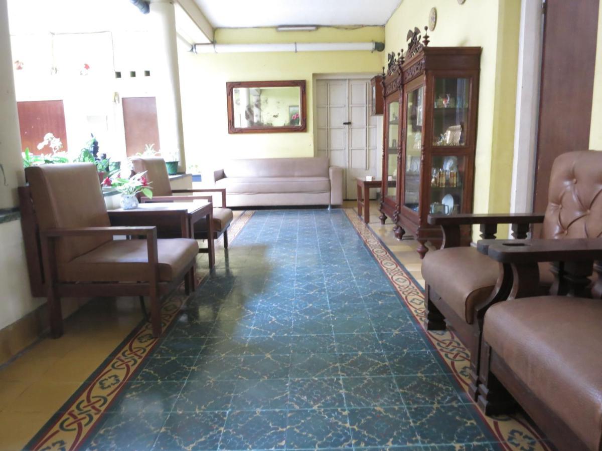 Hotel Prayogo Lama Prawirotaman à Yogyakarta Extérieur photo